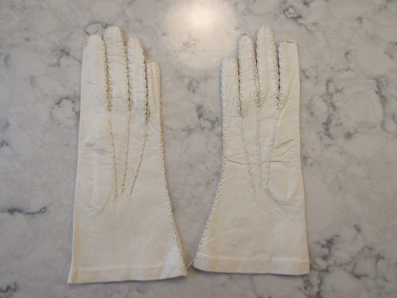 Vintage NOS New Dead Stock White Kid Leather Glov… - image 1