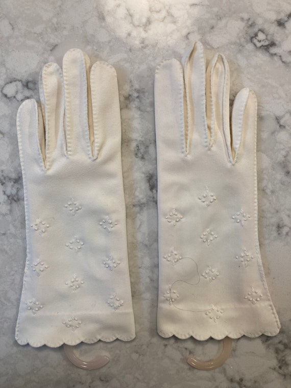 Vintage White Nylon Evening Gloves--Scalloped wit… - image 1