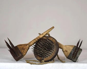 Peine de lana de madera antiguo - Herramienta textil primitiva - Preparación de fibra de rueca