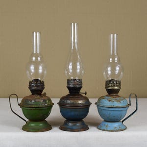 Lâmpada de óleo antiga - Lanterna de querosene vintage - Luz de óleo de vidro rústica - Luminária de mesa de fazenda - Queimador de óleo de metal - Decoração de casa colecionável