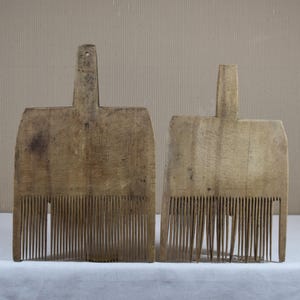 Antique Wool Comb - Wooden Fiber Comb - Spinning Wheel Tool - Wool Carding Tool - Primitive Farm Tool - Textile Decor