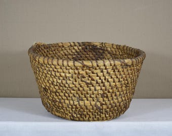 Antique Wicker Straw Basket - Handmade Woven Storage - Rustic Farmhouse Organizer - Cottage Garden Basket - Vintage Boho Home Decor