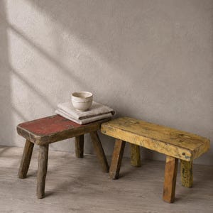 Drewniany stołek w stylu vintage – ławka w stylu rustykalnym, siedzisko w stylu rustykalnym