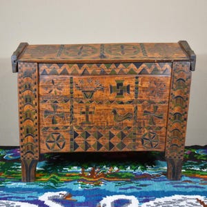 Vintage Wooden Chest - Rustic Storage Trunk with Lid - Antique Keepsake Box - Decorative Wood Crate - Farmhouse Organizer Decor