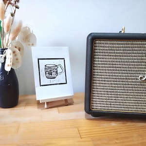 Linogravure "Tasse vintage" – Gravure artisanale A6 en noir | Illustration tasse à grande anse, déco rétro