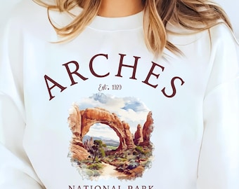 Arches National Park Sweatshirt, Moab Utah Top, Vintage National Parks Souvenir Gift, Utah Landscape, Arches Sweater, Arches Unisex Pullover