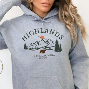 Highlands Hoodie, North Carolina, Bear Pullover, Mountain Hiking, Vintage Nature Top, Blue Ridge Apparel, Outdoors Gift, Unisex Sweater, oversized clothing, baggy womens sweater, plus size for woman, soft mens crewneck, matching family trip