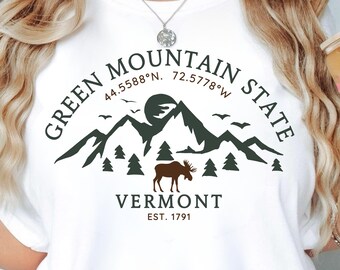 Vermont T-Shirt, Green Mountain State Shirt, Moose Hiking Nature Tee, Vintage Outdoor Adventure Shirt, Vermont Shirt, Green Mountain State
