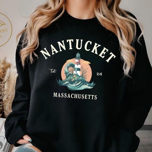 Nantucket Unisex Sweatshirt, Massachusetts Coast Crewneck, Nautische Lighthouse Sweater, Vintage Ocean Top, Cape Cod Pullover