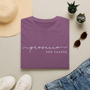 Prosecco Per Favore shirt, T-shirt voor wijnliefhebbers, outfit voor een vrijgezellenfeest, kleding met champagnehumor, leuk shirt met drankthema, Parijs shirt afbeelding 10
