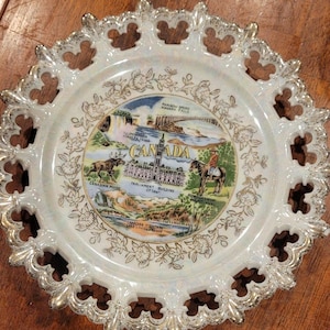 Souvenir Canada Plate/ Collectable Travel Souvenir Plate