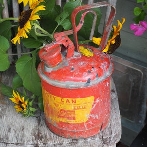Eagle Safety Gas Can Red Gas Can Vintage Gas Can. Photo Prop Collectible Garage Cars