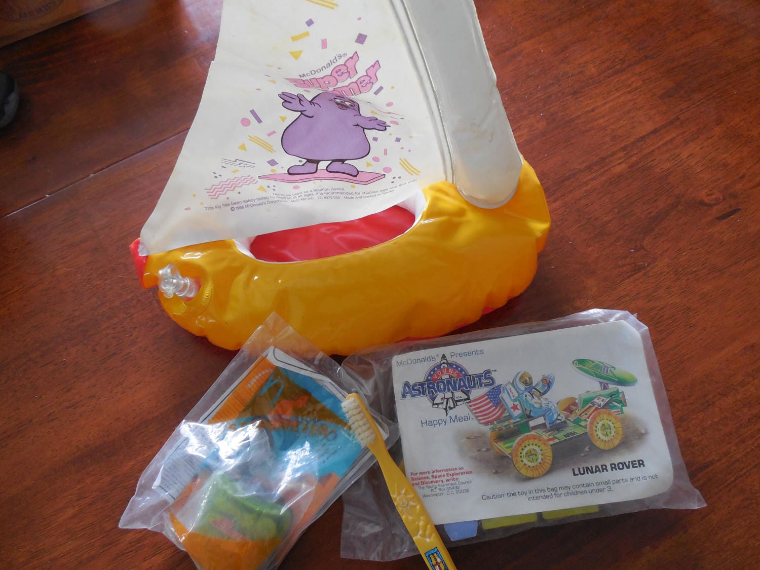 Mcdonalds happy best sale meal boat container