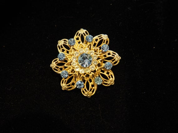 Light Blue Rhinestone Filigree Brooch Vintage Ret… - image 1