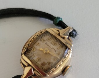 Reloj de pulsera Bulova para damas / Reloj vintage