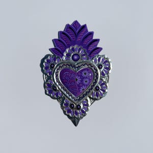 Medium Tin Milagro Heart – Handmade Sacred Heart Ornament – Hand-painted Corazon – Wall Hanging Folk Art from Mexico