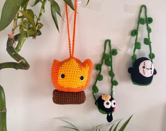 Studio Ghibli gehaakte autohangerset, Calcifer roetgeest zonder gezicht, hanger voor achteruitkijkspiegel, schattig animecadeau, handgemaakte amigurumi decoratie