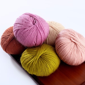 Thick Merino Wool Yarn - 25 Vibrant Colors, Hand Knitting Yarn, Crochet Yarn, Handmade Crafts, Weaving and Creative DIY Projects
