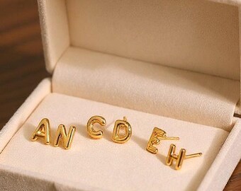 Bolzen-Anfangsohrring, Anfangsblase-Ohrring, individueller Briefohrring, Buchstabe-personalisierter Ohrring, Minimalistisches Ohrringgeschenk für Mutter