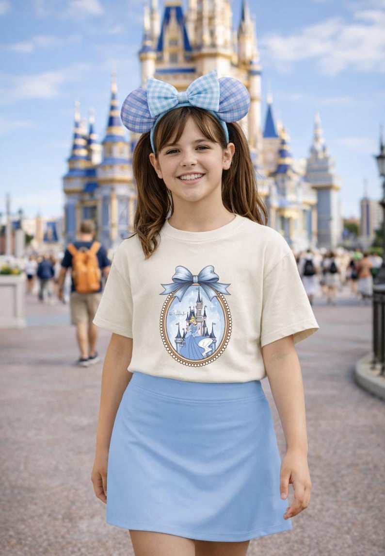 Cinderella T-shirt – Disney Trip Girl Shirt , Little Mermaid T-shirt – Lavender Gildan t-shirt opcion A