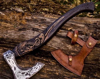 Hacha vikinga artesanal de 56 cm de largo con mango de madera de fresno grabado / Regalo de cumpleaños, regalo de aniversario con caja de madera y funda.