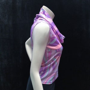 Vintage Y2K stretch sleeveless top with cowl neck and pastel geometric print image 3