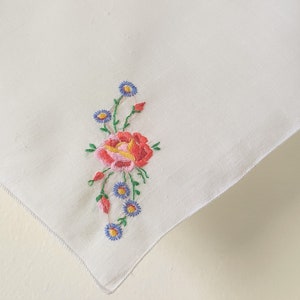 Vintage Hankie Embroidered Flowers Handkerchief