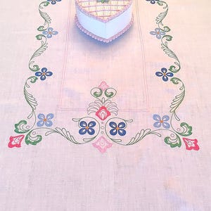 Vintage Linen Tablecloth Embroidered Florals 50 x 66