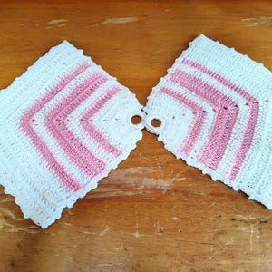 2 Vintage Pot Holders Hand Crocheted Pink and White Never Used