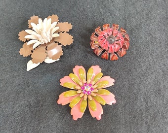 Vintage Enamel Flower Pin/Brooch 1960's