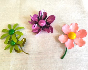 Vintage Enamel Flower Pin/Brooch 1960's