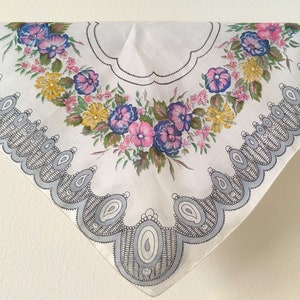 Vintage Hankie Handkerchief Hanky BRIGHT FLOWERS  12 x 12