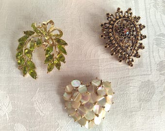 Vintage Pin/Brooch Mother of Pearl Signed ART Peridot Brooch Victorian Style Brooch 1950&#39;s to 1960&#39;s