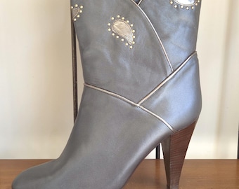 Vintage Silver Leather High Heel Boots Size 9M Italy 1980's Bandolino