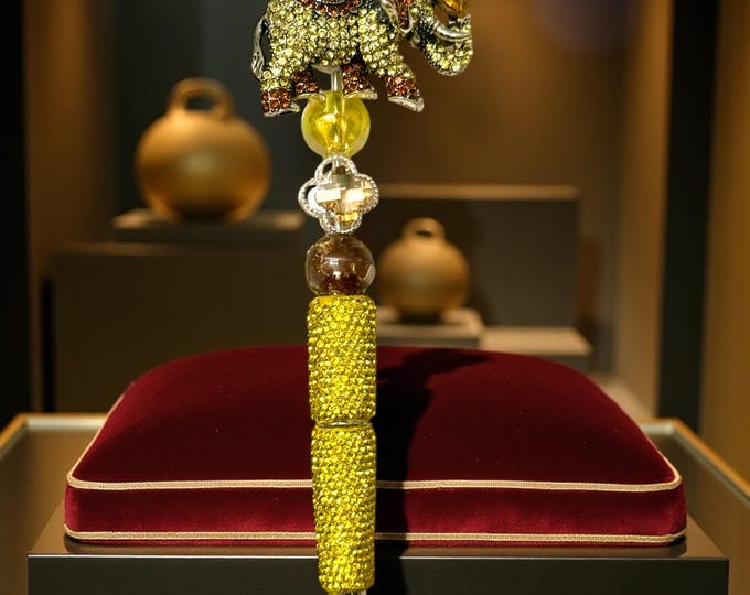 Jeweled Elephant Rhinestone Pen: Jeweled Desk Accessory