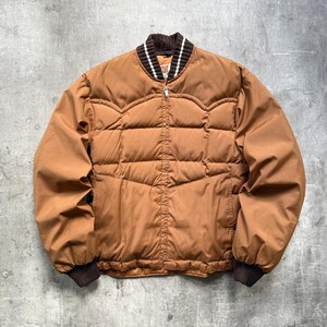 メンズ MIXIE REVERSIBLE DUCK DOWN SHORT PADDING