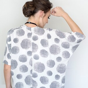 White Kimono Cardigan – Lightweight Kimono Jacket with Modern Pattern, Elegant Shawl Wrap for Women, Open Front Cover-Up
