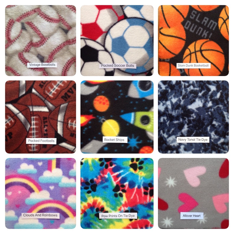Puede incluir: Nueve muestras de tela diferentes con varios temas deportivos y para ni&ntilde;os. Las muestras incluyen pelotas de b&eacute;isbol vintage, balones de f&uacute;tbol, balones de baloncesto, balones de f&uacute;tbol americano, cohetes, te&ntilde;ido anudado azul marino, nubes y arco&iacute;ris, huellas de patas en te&ntilde;ido anudado y corazones por todas partes.