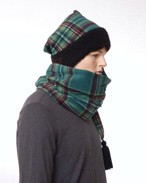 Hat and Scarf in One – Fleece Wrap Around Winter Hat in  display picture 3
