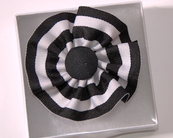Cockades Brooches Trims