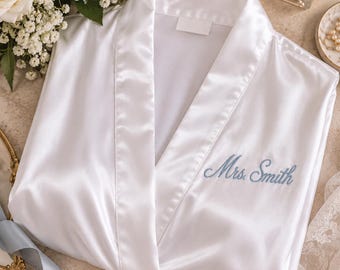 Custom Silky Soft White Satin Bridal Robe, Bride Getting Ready Outfit for Wedding Morning, Bridal Shower Gift, Personalized Bride Robe