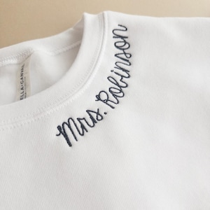 Custom Mrs Embroidered Sweatshirt with Date on Sleeve, Engagement Gift for Bride To Be, Just Married Sweatshirt, Bridal Gift for Bride