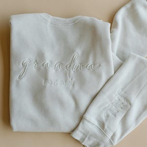 Custom Embroidered Gift for Grandma, Grandma Sweatshirt with Grandkids Names, New Grandma Gifts, Nana Gift, Grandma Mother&#39;s Day Gift