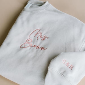 Personalized Engagement Gift for Her, Bridal Shower Gift, Embroidered Future Mrs Sweatshirt, Bride Gift, Gift for Bride To Be, Newlywed Gift