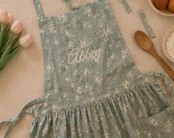 Embroidered Custom Name Cotton Apron, Mother's Day Gift, Personalized Baking, Gardening, Cooking, or Kitchen Apron, Bridal Shower Gift