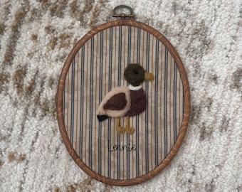 Handgevilte wilde eend - Decoratie voor de babykamer, peuterkamer, kinderkamer, kraamcadeau, wanddecoratie, erfstuk
