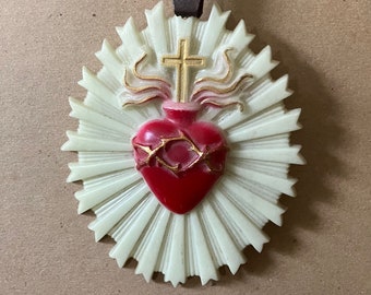 vintage sacred heart plaque 4"