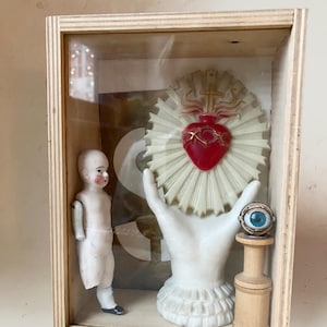 wood glass fronted box display frame for 3 dimensional objects of art