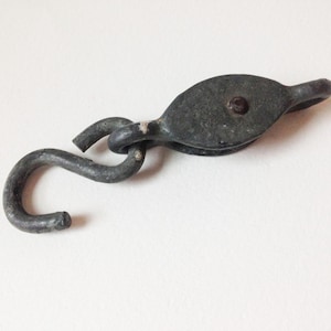 vintage small pulley with hook single wheel