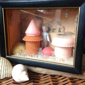 FLOTSAM assemblage with a frozen charlotte